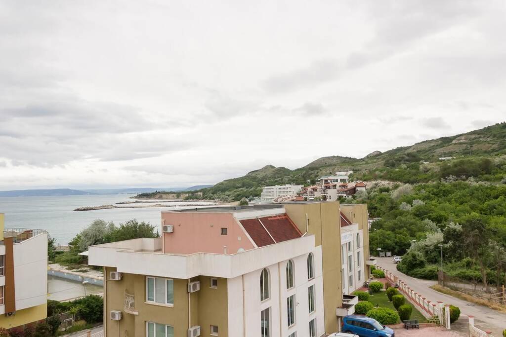 Perfect Summer Vacation Rental - One-Bedroom Flat By Flat Mаnager Topola Ngoại thất bức ảnh