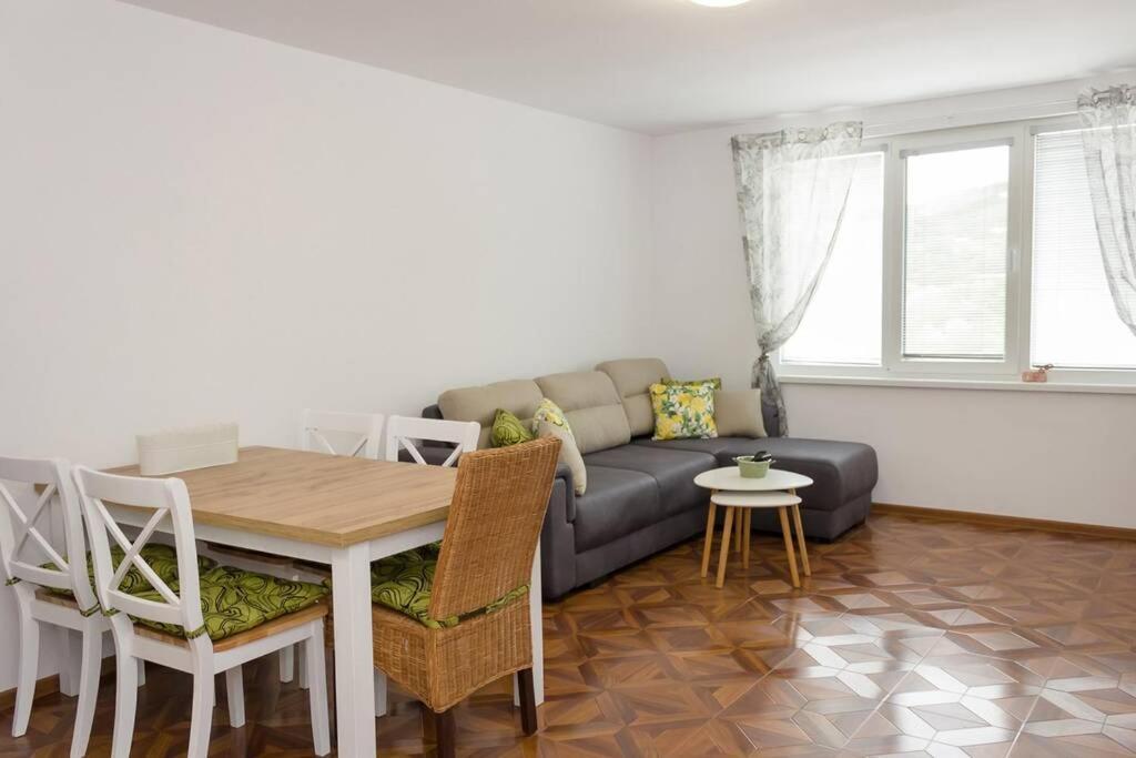 Perfect Summer Vacation Rental - One-Bedroom Flat By Flat Mаnager Topola Ngoại thất bức ảnh
